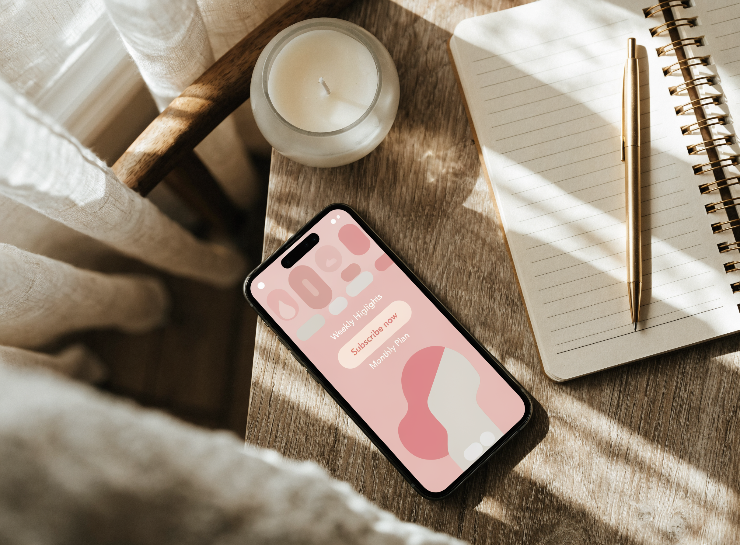 Rosé-farbene Illustration mit stilisierter OnlyFans-Karte und Marken-Elementen — Grundlagen-Ratgeber Was ist OnlyFans von Candy Creator Agency.